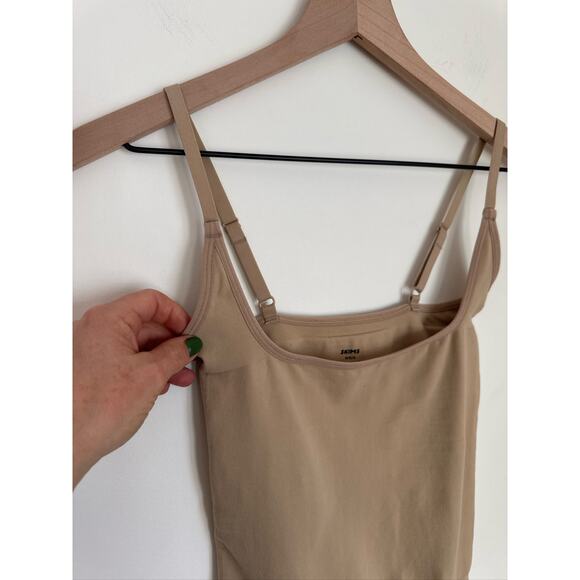 Skims Mid Thigh Bodysuit - Tan - Medium - Picture 5 of 9